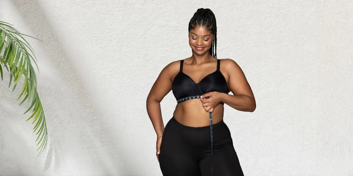 model showing how to measure correctly to find the right size bra