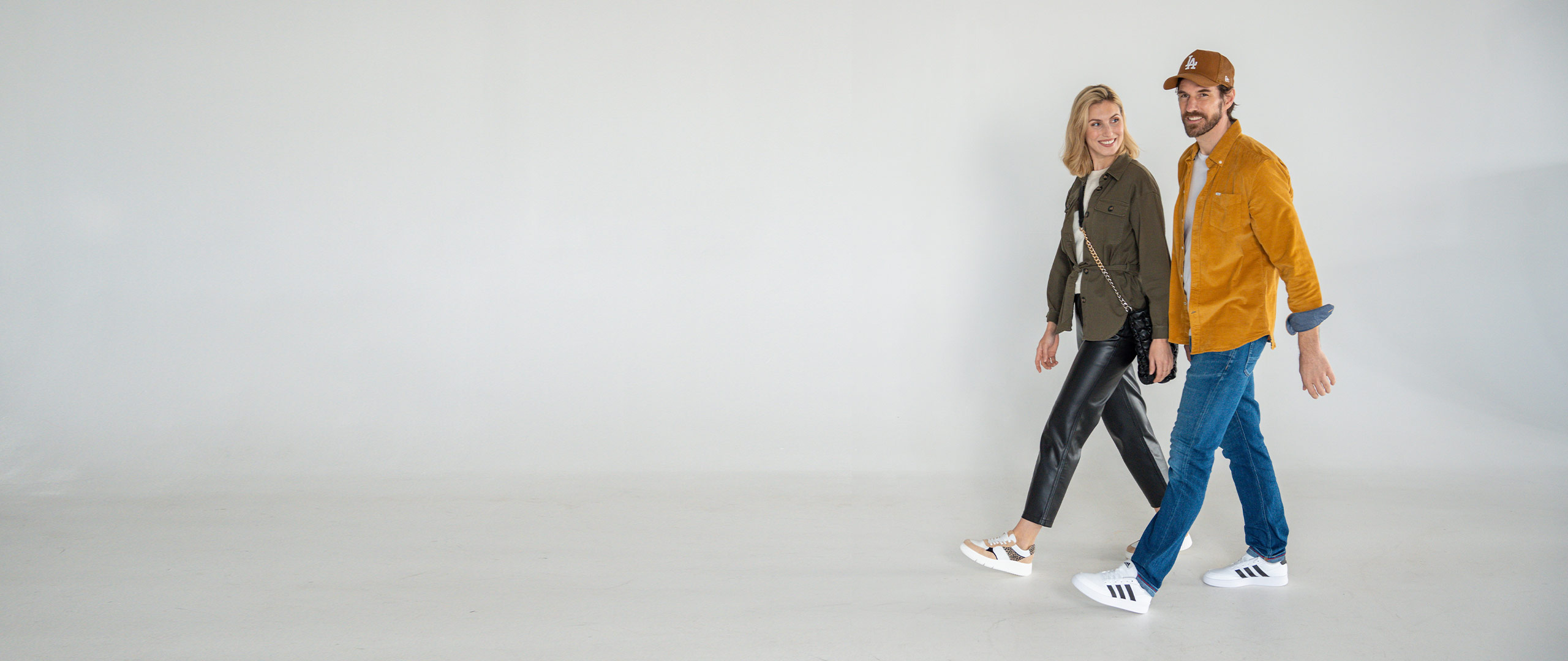 Schuhe fuer Damen und Herren und Kinder