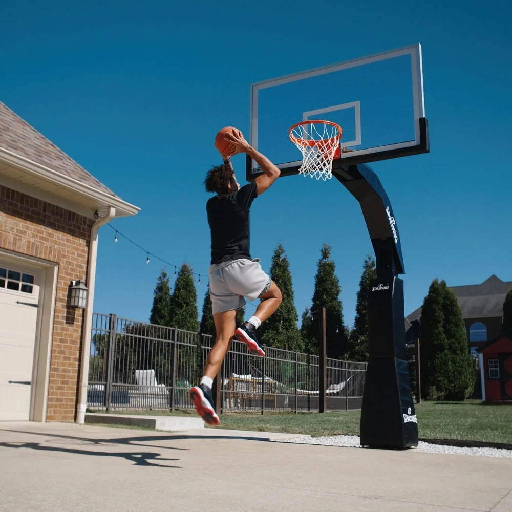 man easily dunks basketball while playing on the arena renegade / gameplay shot