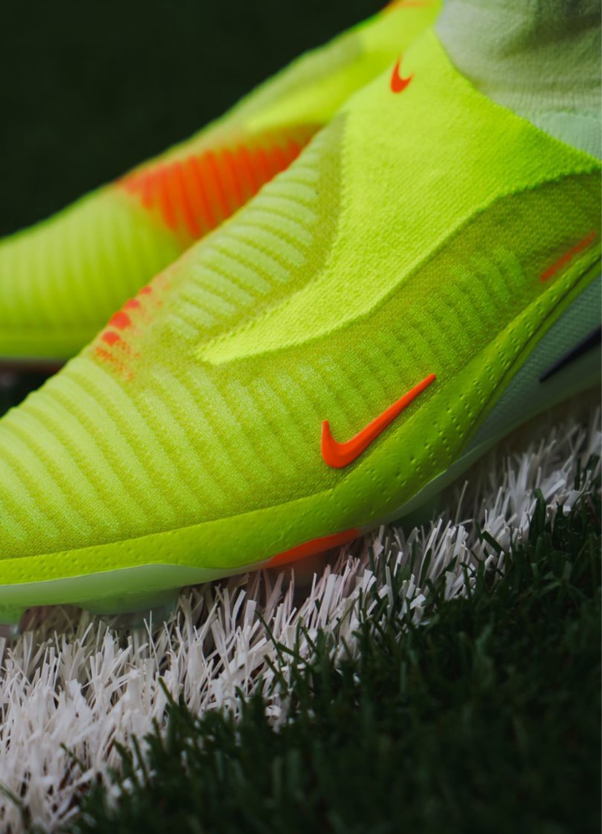 Nike Max Voltage Pack.