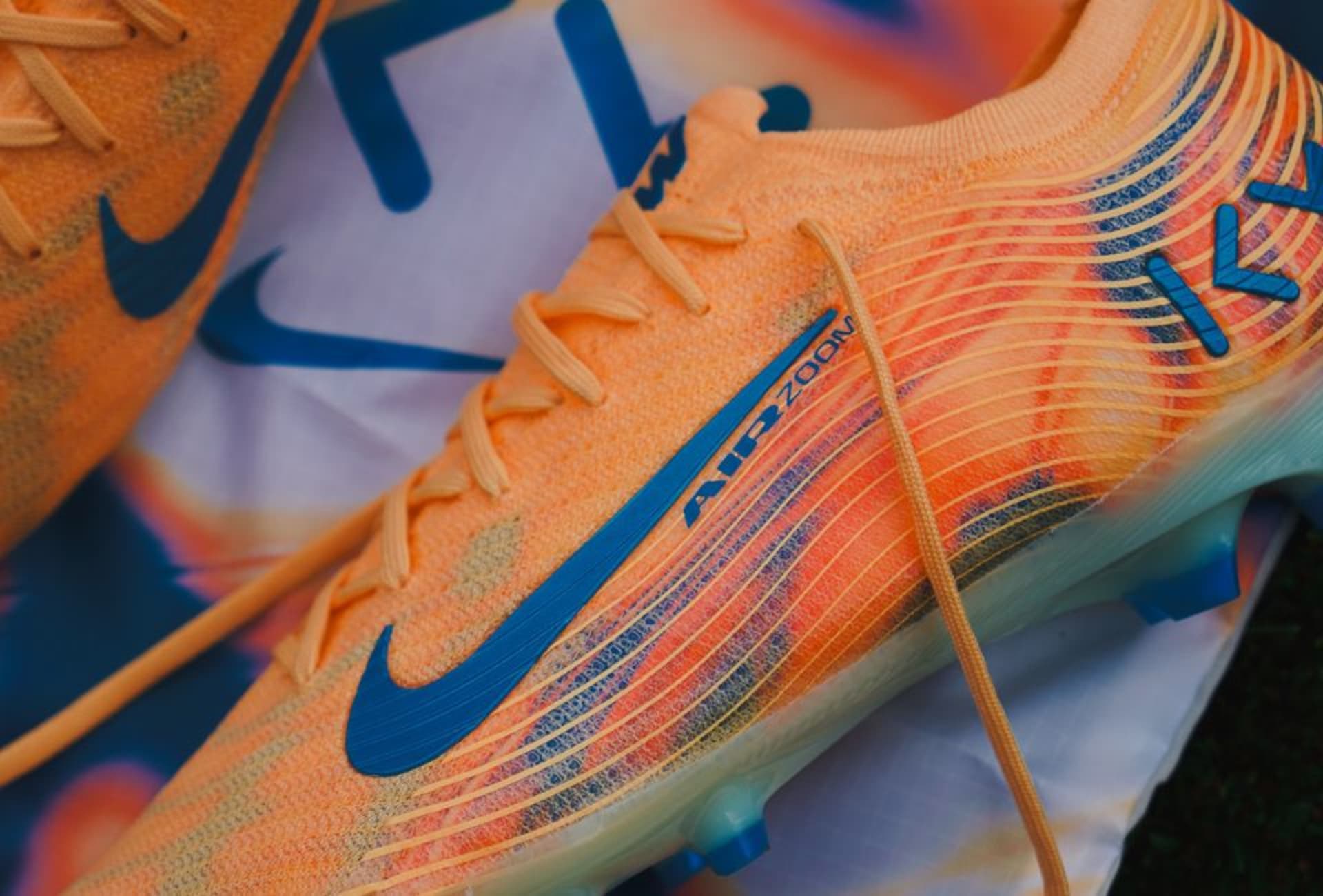 Nike Max Voltage Pack.