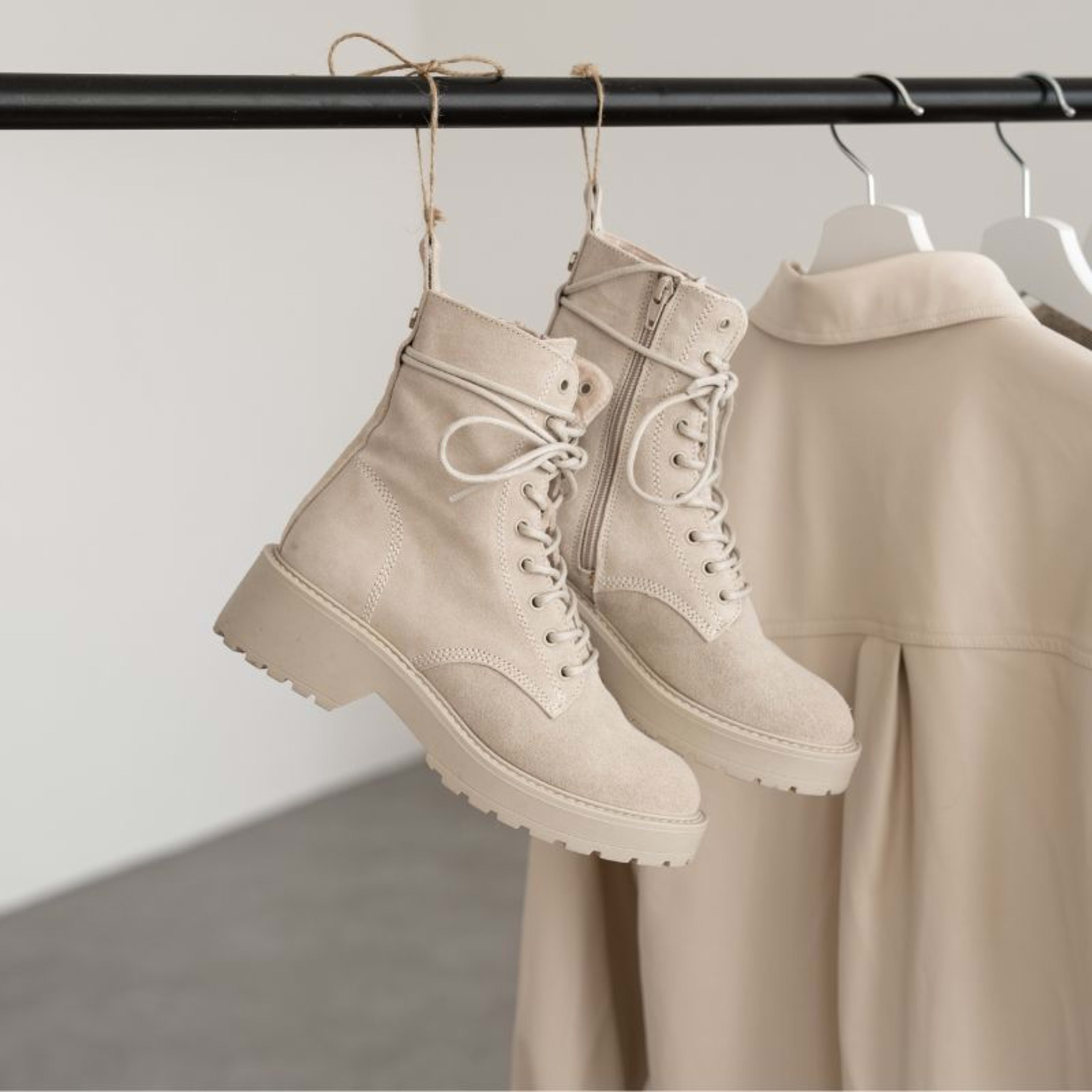 STIEFELETTEN