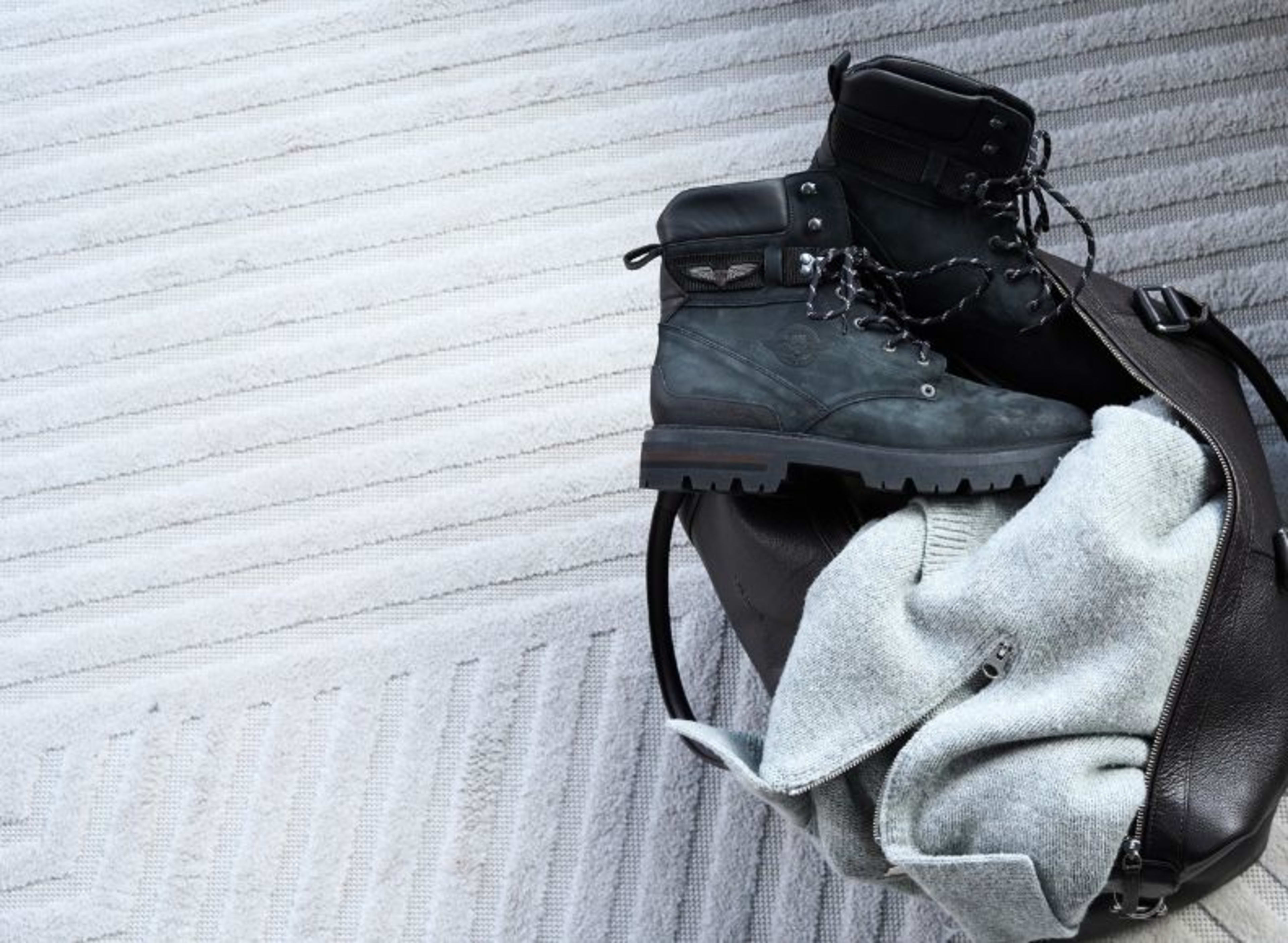 Schwarze Schnuerboots der Marke Pme Legend, Seitenansicht