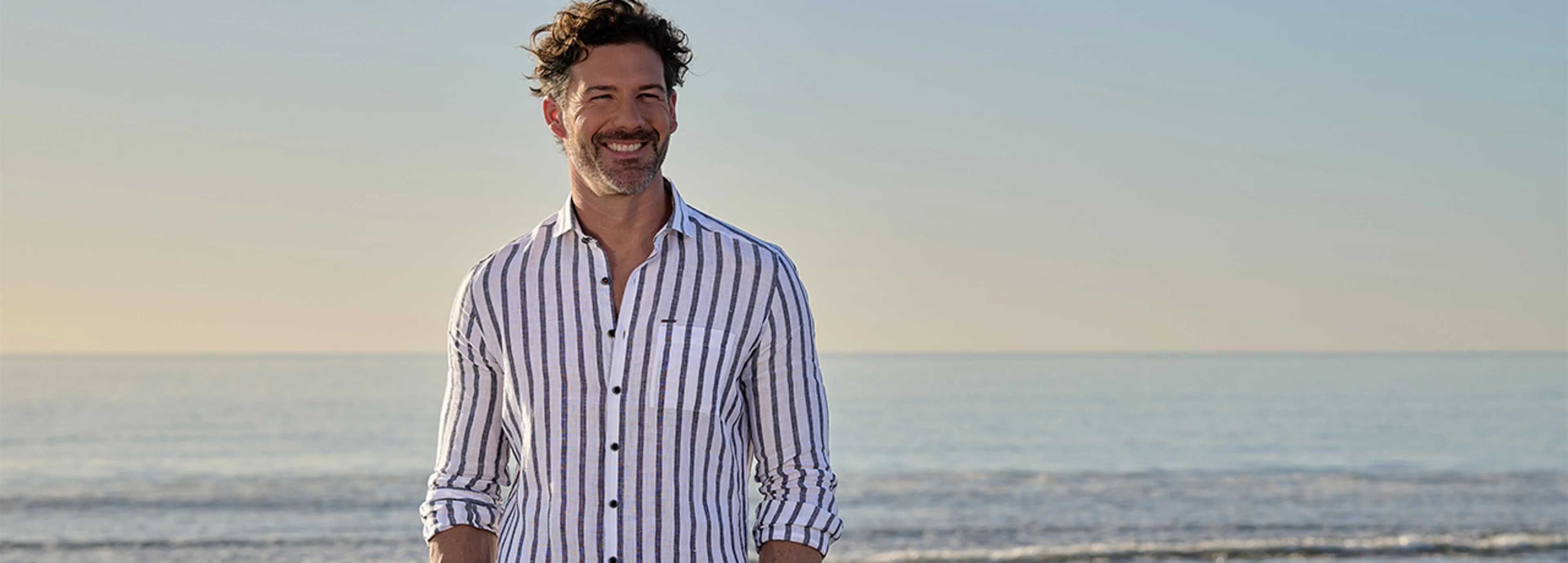 Stylische Lang- und Kurzarmhemden für Herren von emilio adani, klassisch mit einem Basic Shirt kombiniert