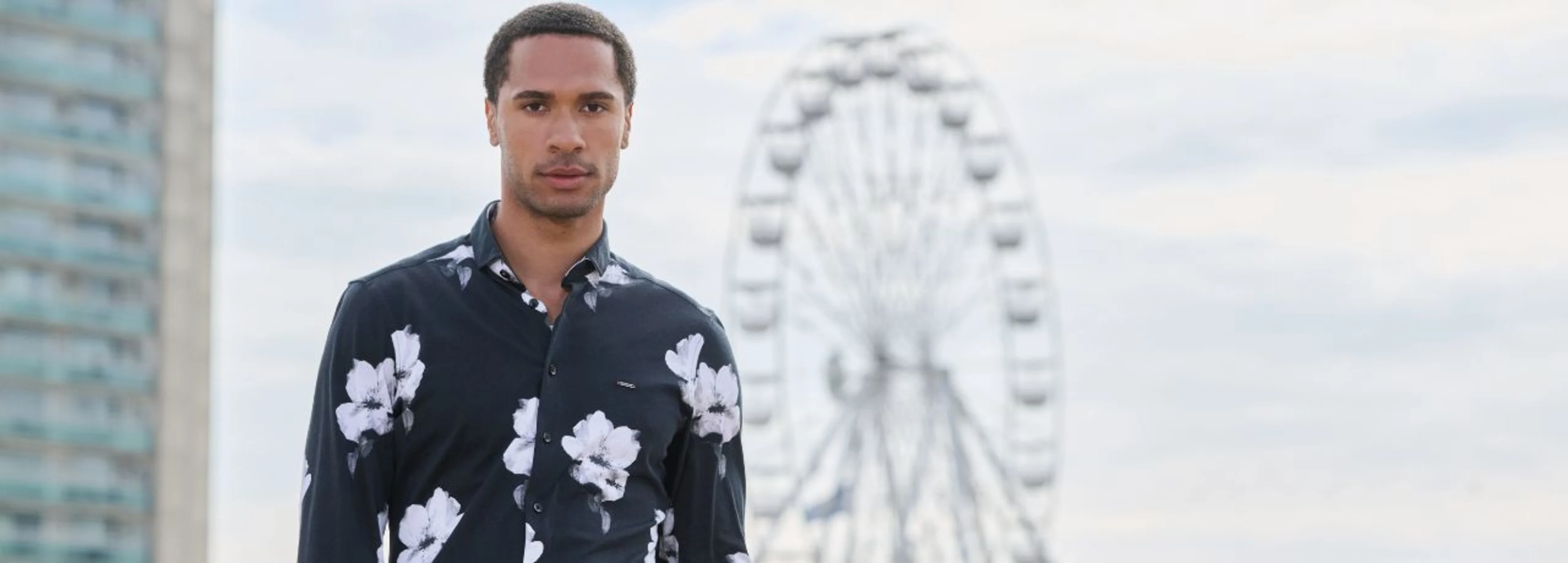 Stylische Lang- und Kurzarmhemden für Herren von emilio adani, klassisch mit einem Basic Shirt kombiniert