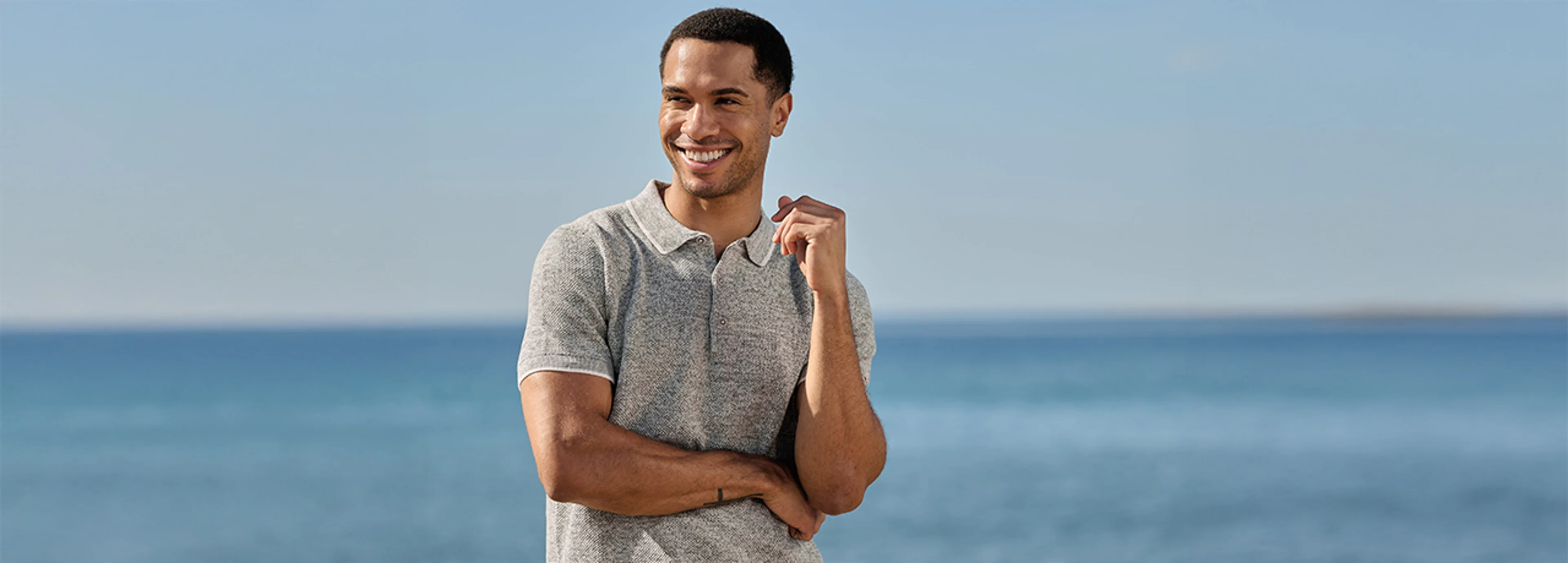 Strick-Poloshirts – eleganter Poloshirt-Look mit feinem Strick.