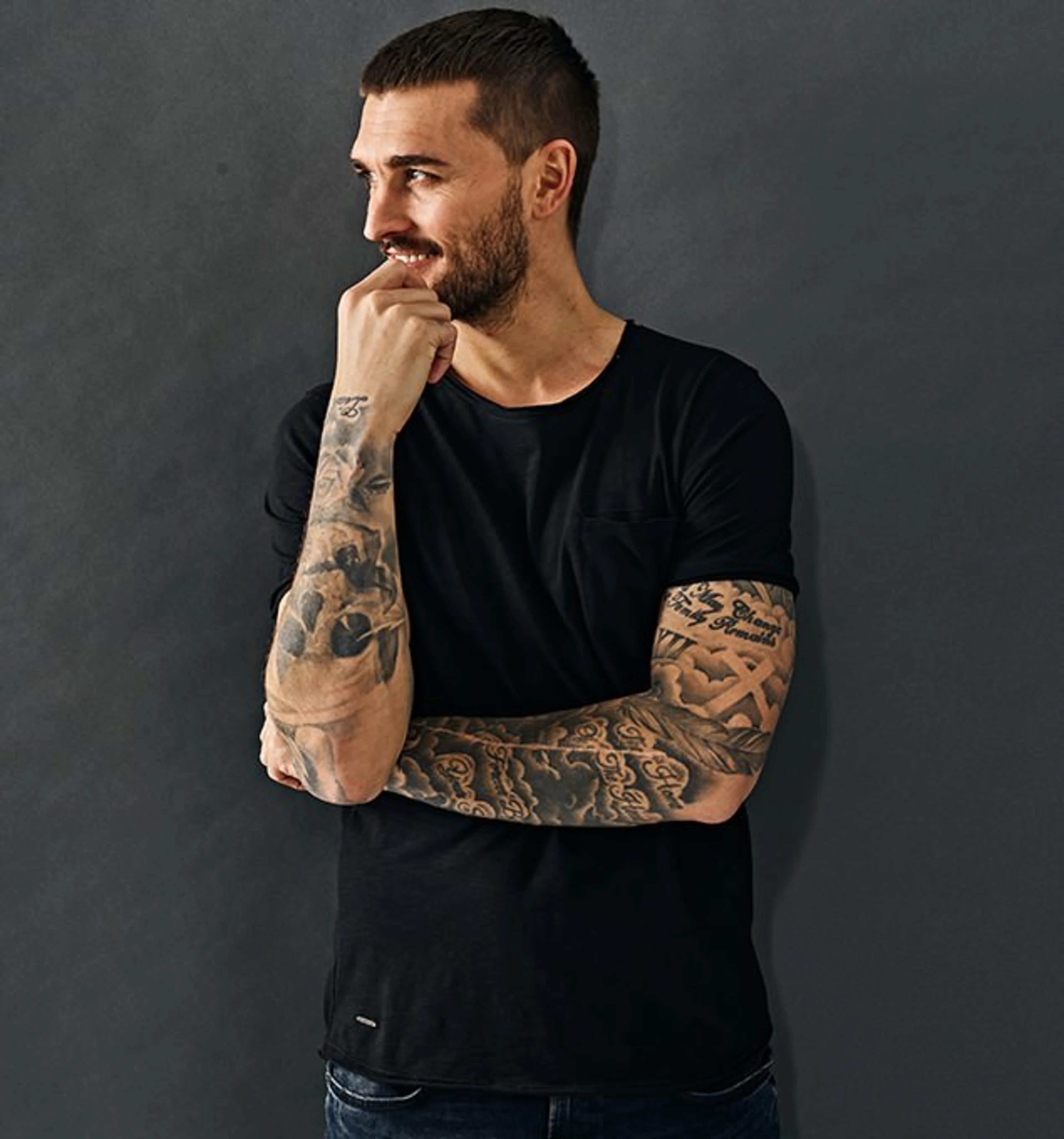 BASIC T-SHIRTS MIT ROLLKANTE