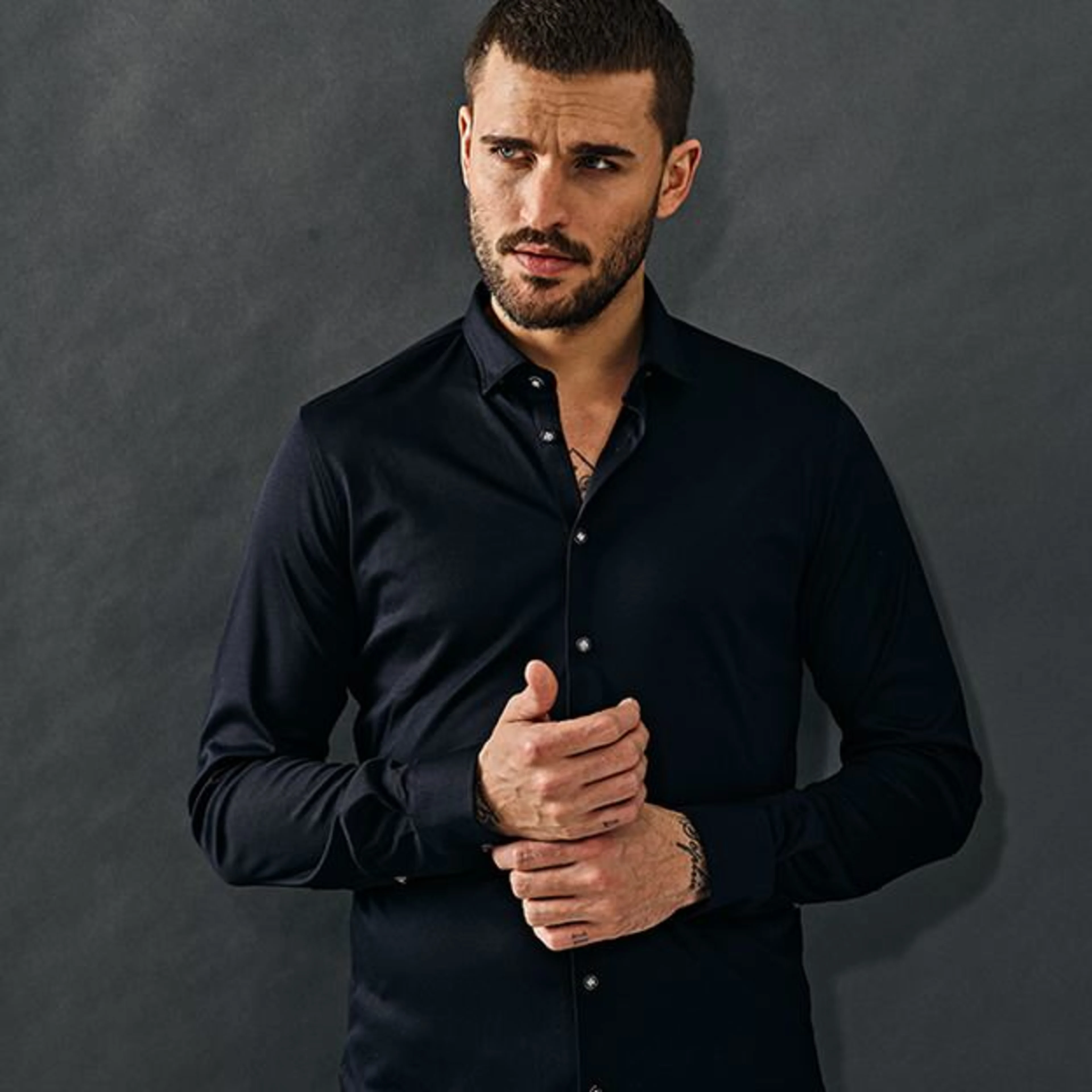 Schwarzes emilio adani Jerseyhemd