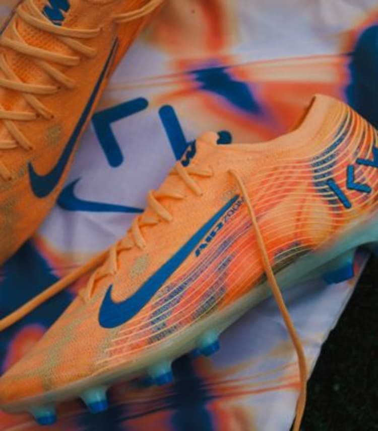 NIKE MBAPPÉ SIGNATURE PACK