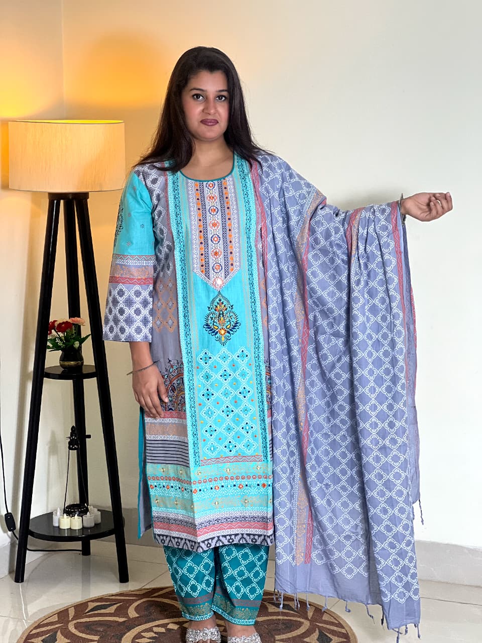টারকোয়েজ গ্রে এমব্রয়ডারি থ্রি-পিস
