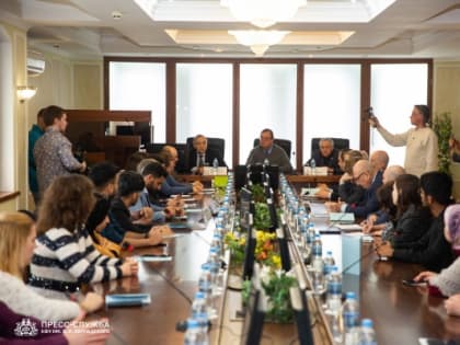 Ефим Фикс принял участие в международном круглом столе «Историческая роль России в обретении и сохранении суверенитета других государств»