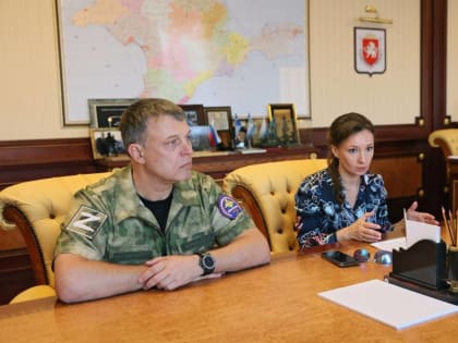 Анна Кузнецова встретилась с главой Республики Крым Сергеем Аксеновым