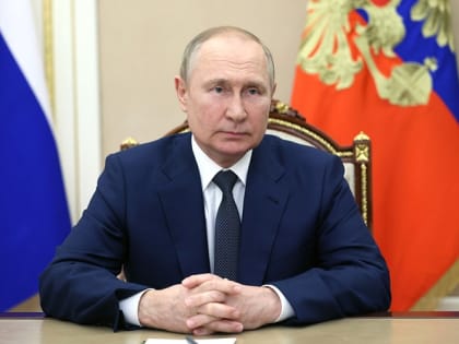 Путин поблагодарил мусульман России за вклад в развитие страны