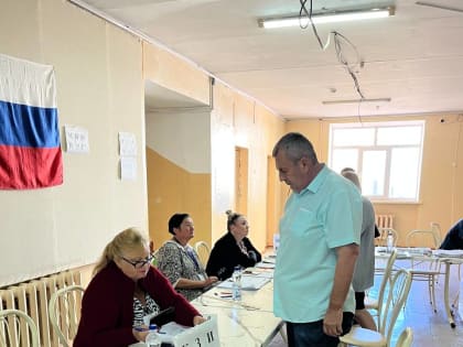 Лидер справороссов Крыма проголосовал на довыборах в Государственную Думу