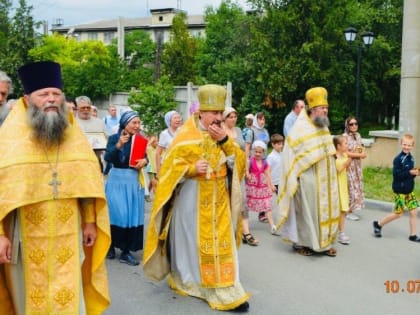 Бахчисарайцы почтили память покровителей семейного очага крестным ходом.