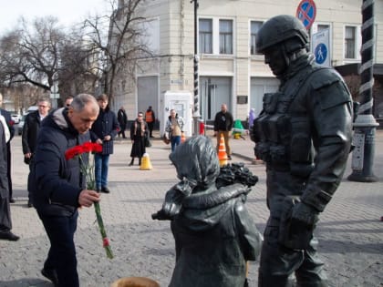 В Симферополе отметили День защитника Республики Крым