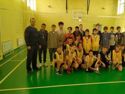 МБОУ «Раздольненская школа – гимназия №2» победители соревнований по волейболу среди юношей