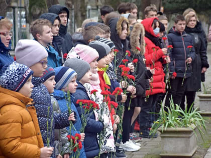 В Феодосийской школе-интернате открыта памятная доска в честь выпускника школы, погибшего в ходе СВО на Украине