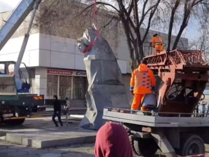 Не помнящие родства: в Днепропетровске снесли памятник Матросову