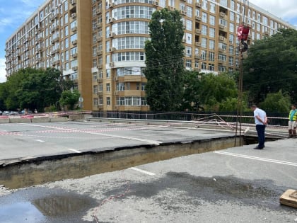 В Симферополе восстанавливают мост (видео)