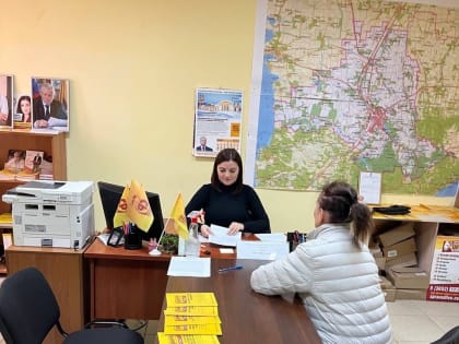 Справедливороссы провели приём граждан в Симферополе