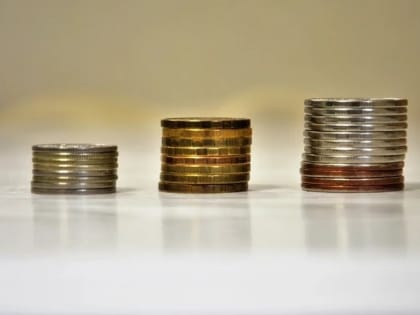 Объем кредитов россиян впервые превысил 27 трлн руб
