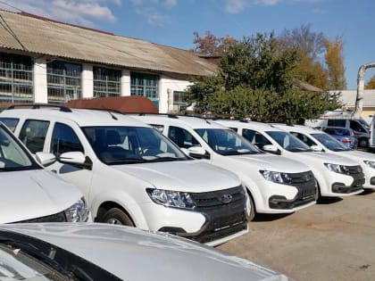 37 новых авто передали в районные больницы Крыма