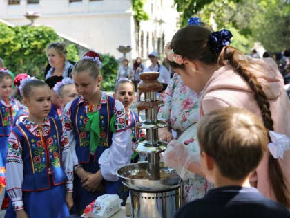 Почти полторы тысячи севастопольцев приняли участие в семейном фестивале в Херсонесе Таврическом