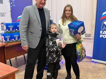 Симферопольский депутат поздравил семьи участников СВО с Новым годом