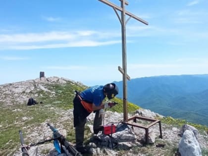 В Крыму восстановили поклонный крест на Чатыр-Даге