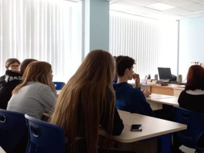 Сотрудники полиции рассказали ялтинским школьникам о профессии полицейского