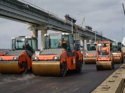 Хуснуллин рассказал об укладке первого слоя асфальтобетона на восстановленной части Крымского моста