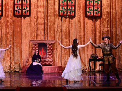 «Золушка» по-крымскотатарски: знаменитую сказку покажет в Бахчисарае ансамбль «Хайтарма»