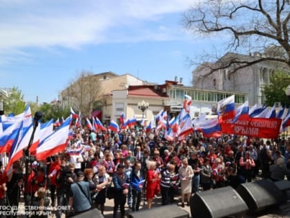 В Симферополе прошел митинг-концерт «Zа мир без нацизма!»