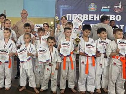 Более 300 спортсменов приняли участие в первенстве Симферополя по киокусинкай