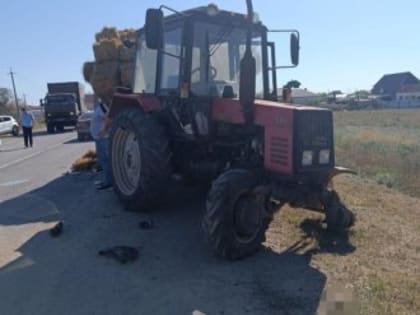 В Сакском районе легковушка врезалась в трактор