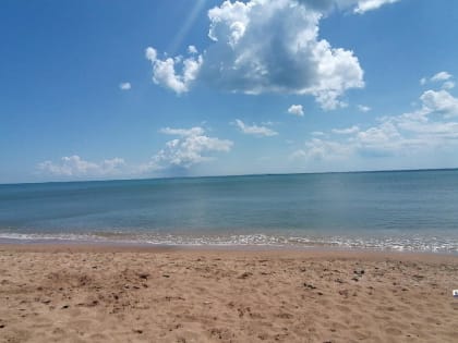 Новости  с морей: на Маяке штормит, в Героевке штиль (фото)