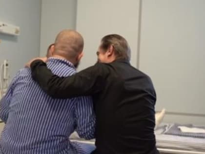 Губернатор Севастополя Развожаев и актёр Машков посетили воинов СВО в госпитале