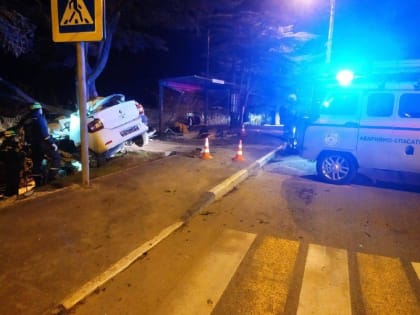 Сотрудники полиции проводят проверку по факту смертельного ДТП в Алуште, в котором погибли четыре человека