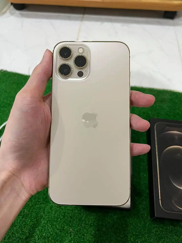 iPhone 11 Pro Max • 256Gb' • Non • Rs42000/