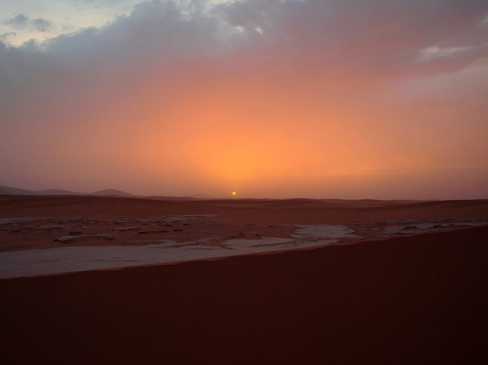 Sunset over the desert, Erg Chigaga Dunes