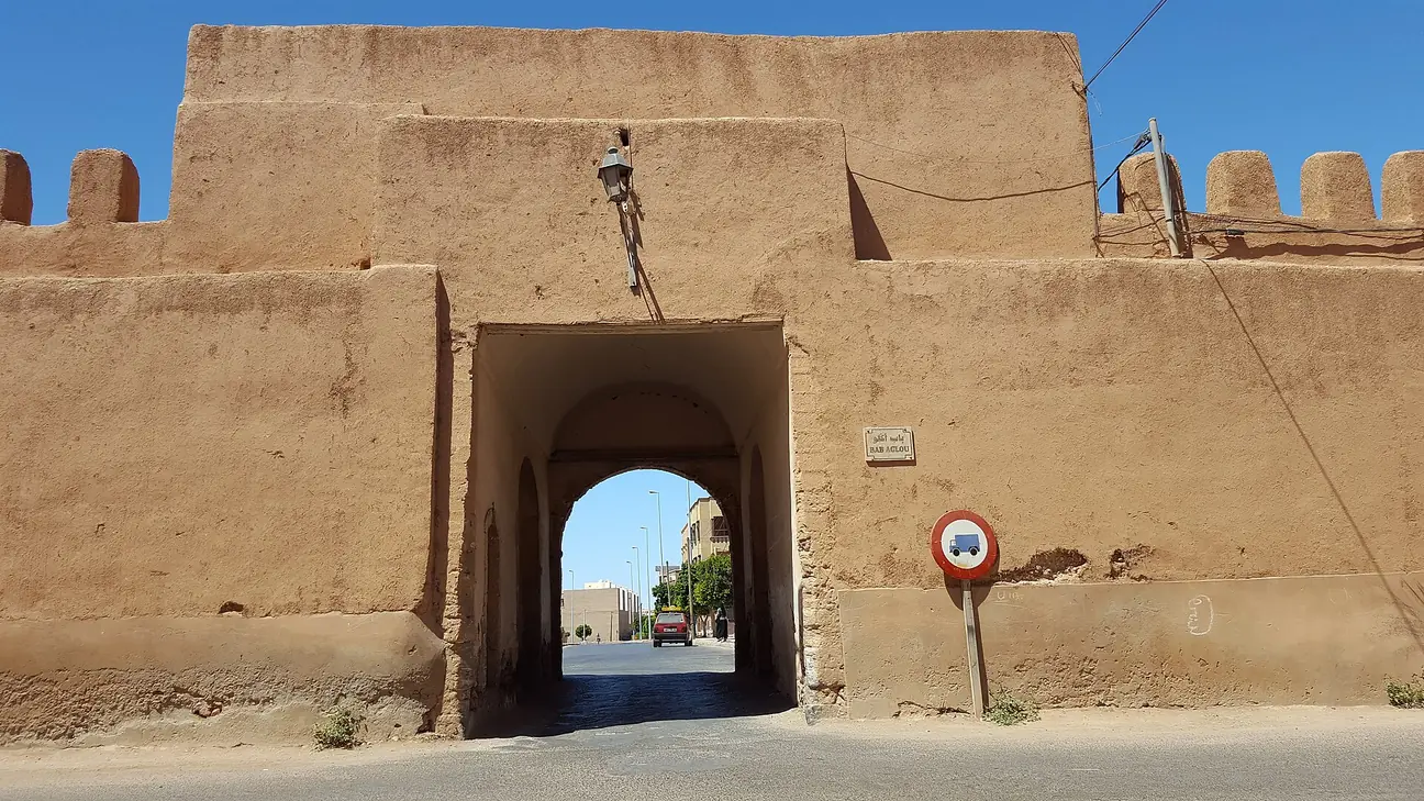 Bab Aglou gate in the walls of Tiznit