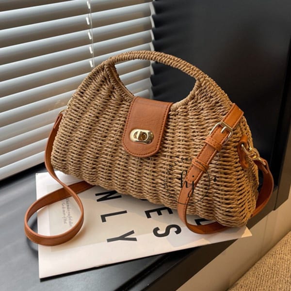 Fashionable Crossbody Straw Bag