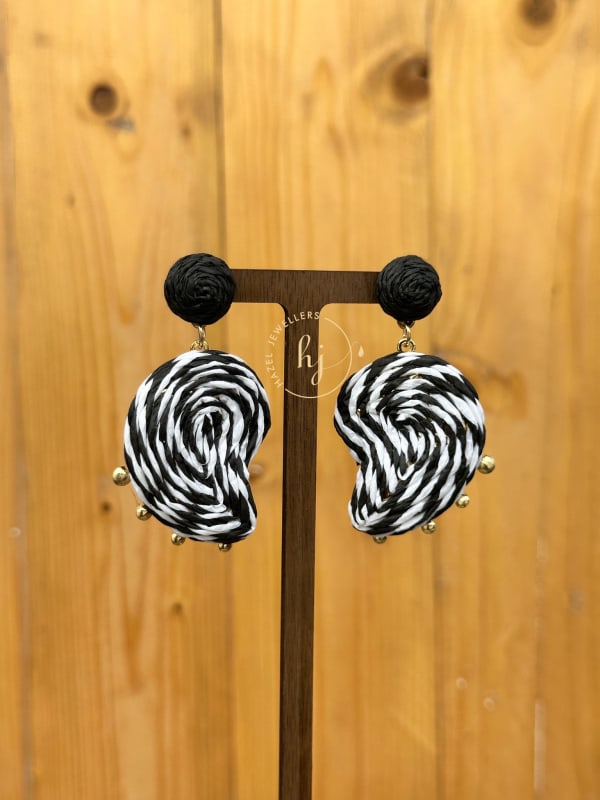 Shell Shape Woven Earring