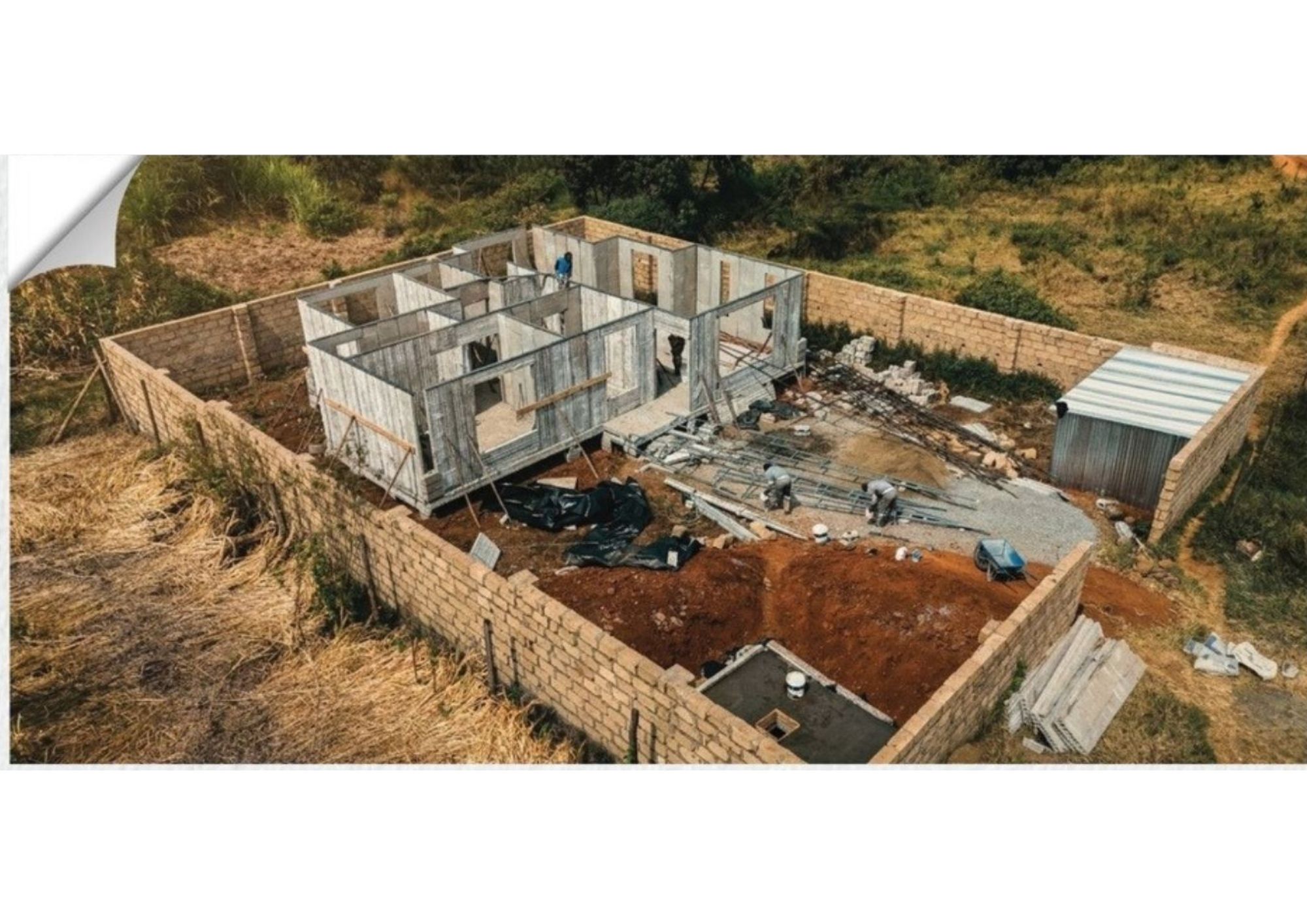 3 Bedroom: Installation of U-channel to support the Roof