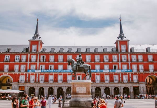 Jamón ibérico con envío a Madrid: directo de Guijuelo a tu puerta en 24h