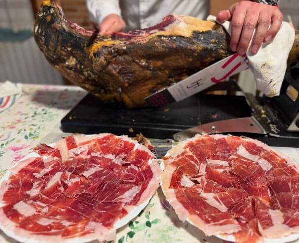 Cómo leer la etiqueta y los precintos de un jamón ibérico
