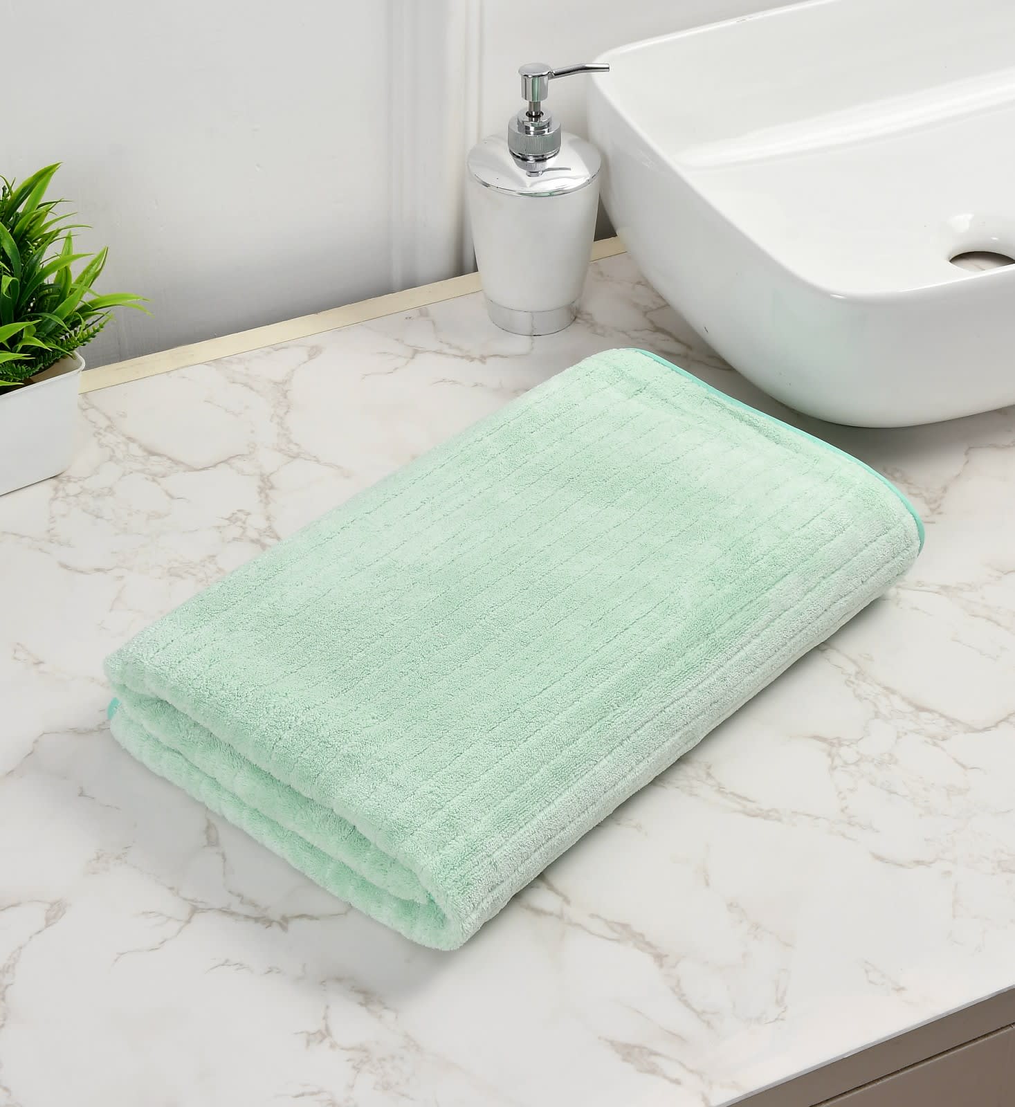 super-soft-high-absorbent-microfiber-fabric-solid-color-bath-towels-green-size-70x140-cm-aroma-towels super-soft-high-absorbent-microfiber-fabric-solid-color-bath-towels-green-size-70x140-cm-aroma-towels