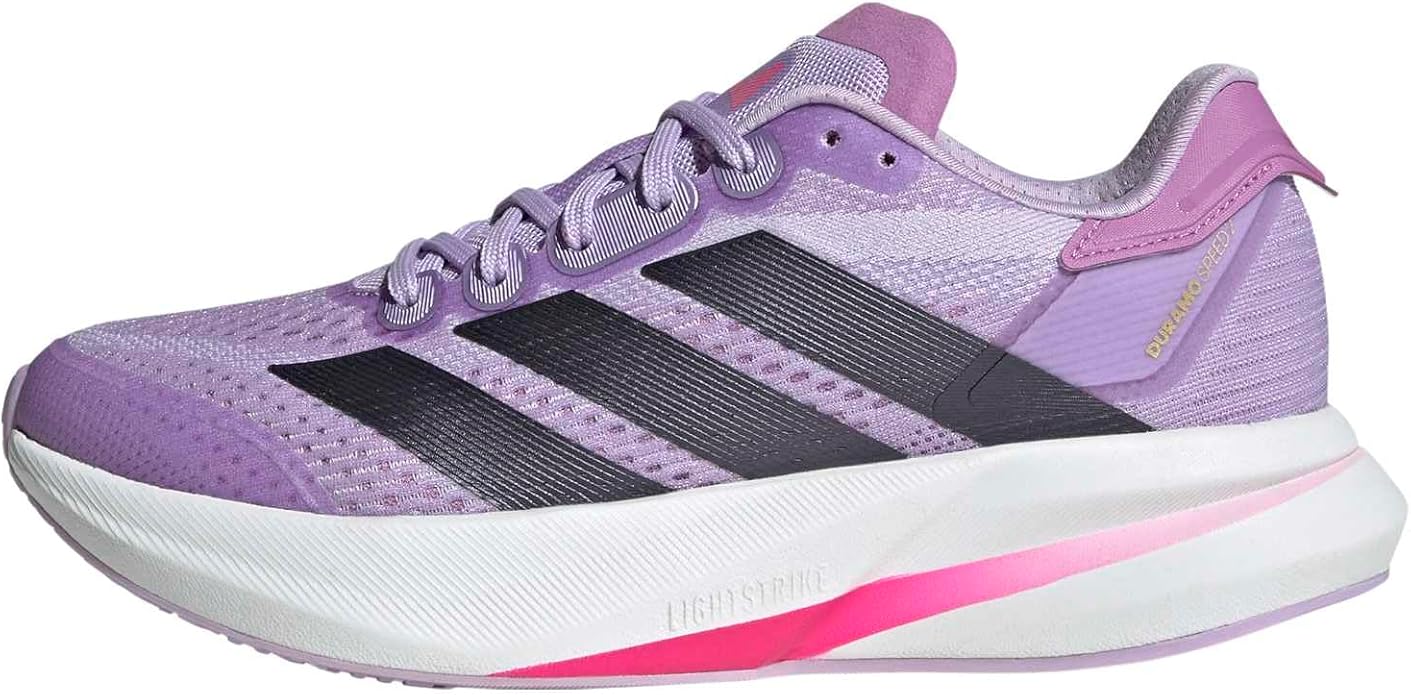 حذاء كرة قدم متعدد الألوان