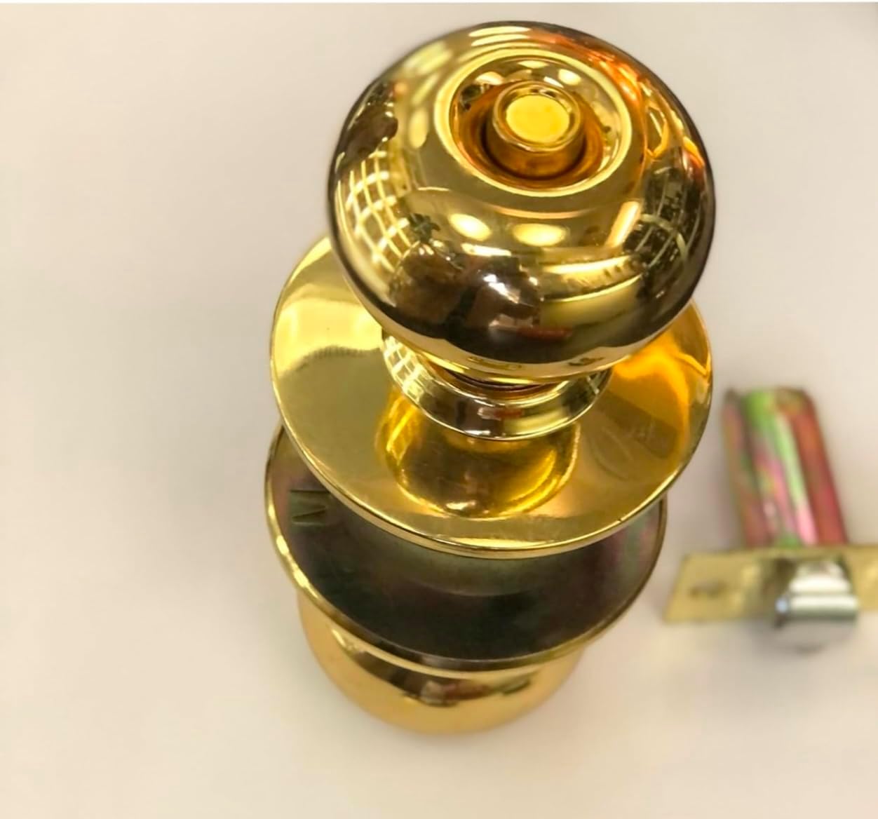 كالون فندقي ذهبي